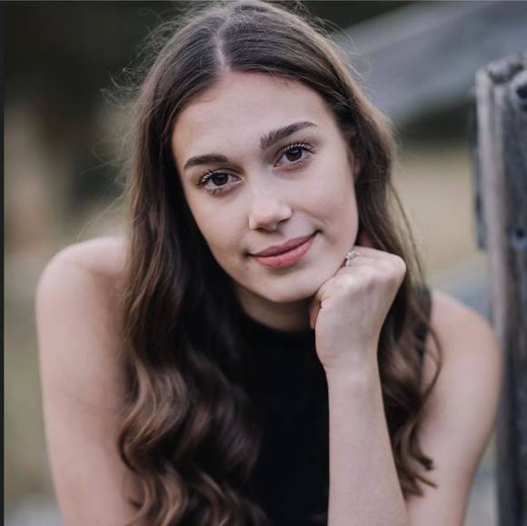 Meet your Posher, Taylor - Picture 1 of 1